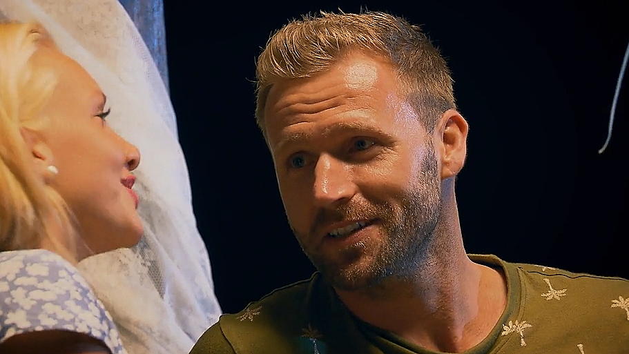 Evelyn überrascht Christian mit einem ungewöhnlichen Kompliment.