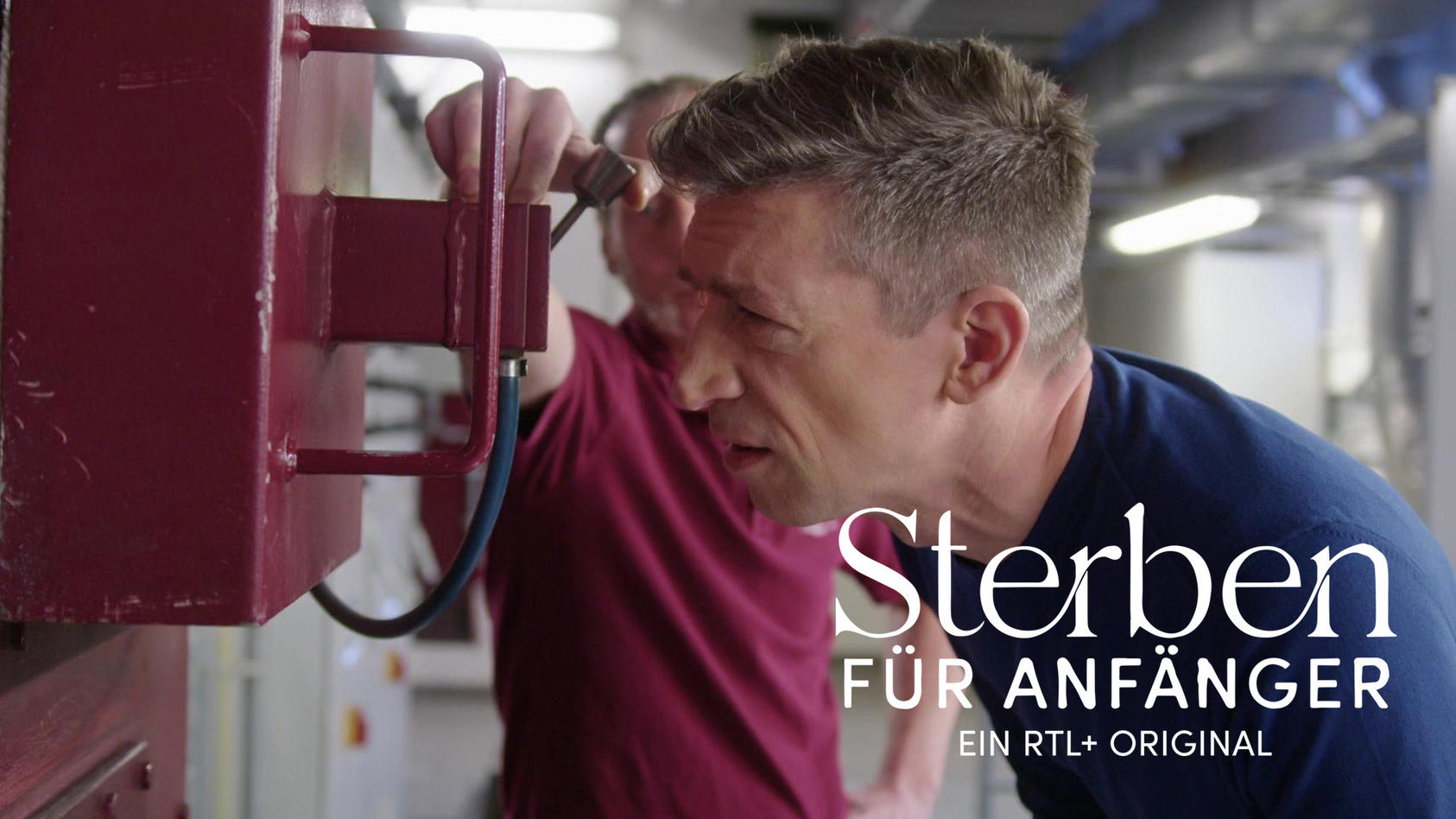 undefined-folge-2-steffen-hallaschka-zu-besuch-in-einem-krematorium