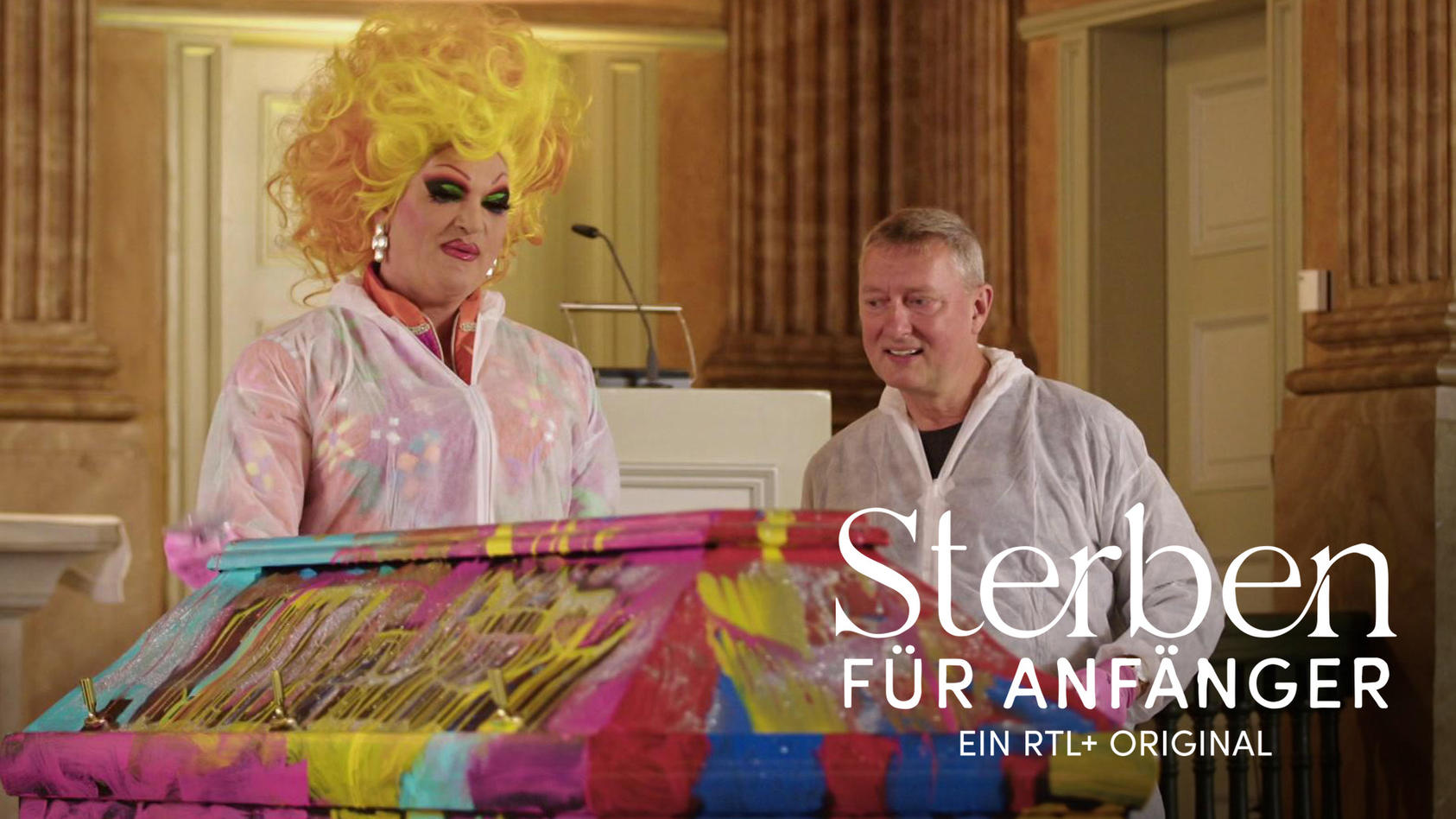 undefined-folge-3-olivia-jones-malt-ihren-eigenen-sarg-an