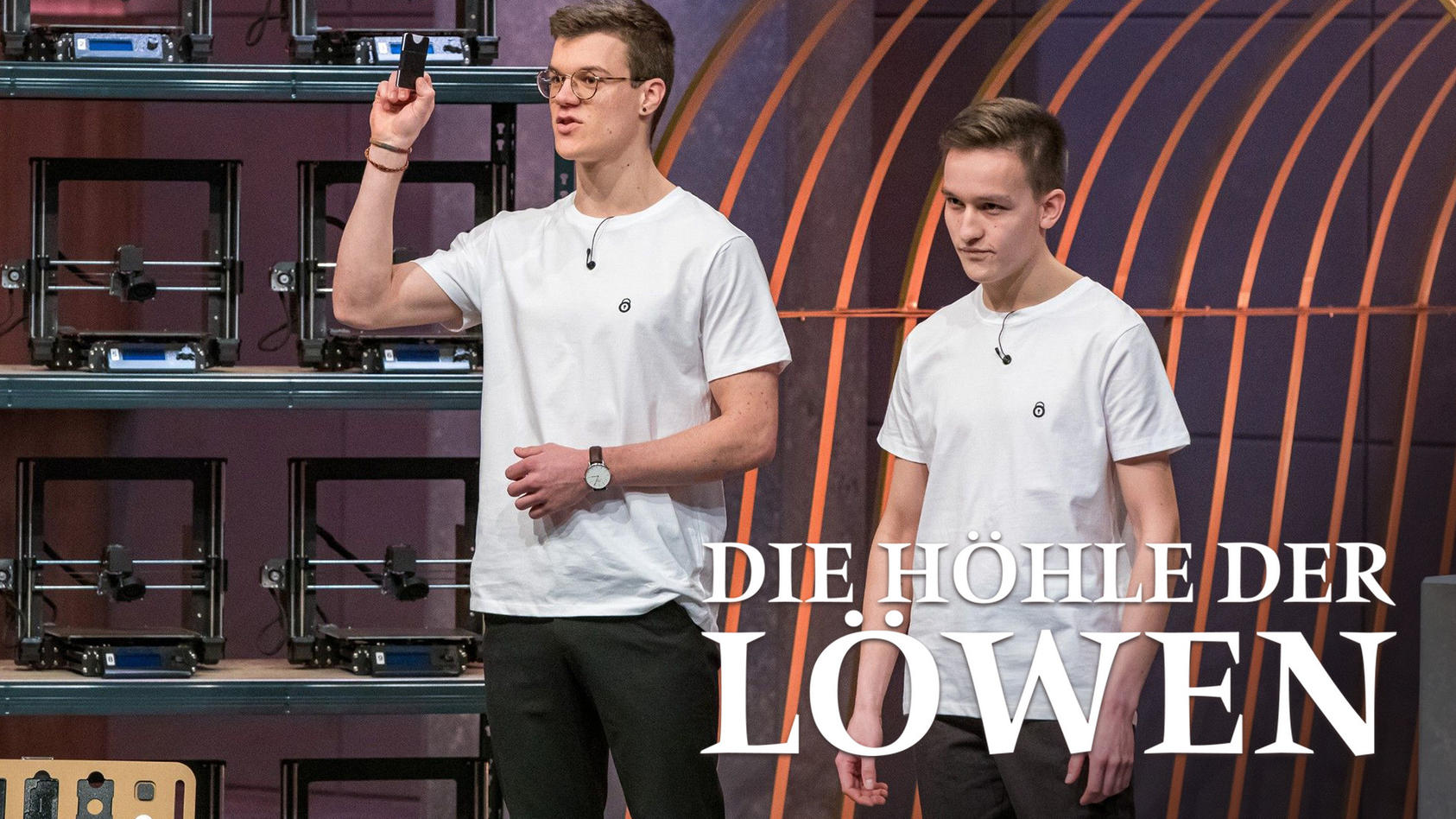 undefined-folge-1-alle-lowen-reien-sich-um-diese-zwei-jungs