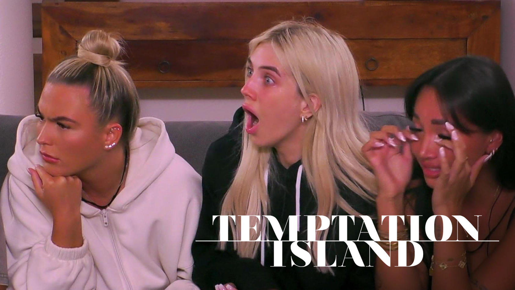 undefined-folge-2-beim-blick-in-die-manner-villa-flieen-tranen