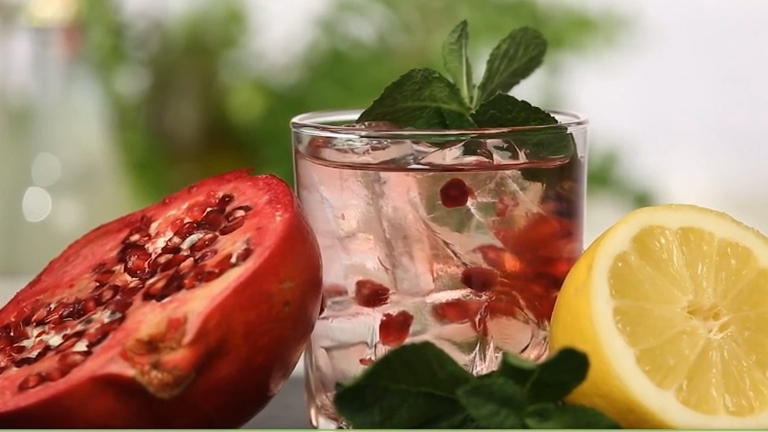 Gin mit Granatapfel 