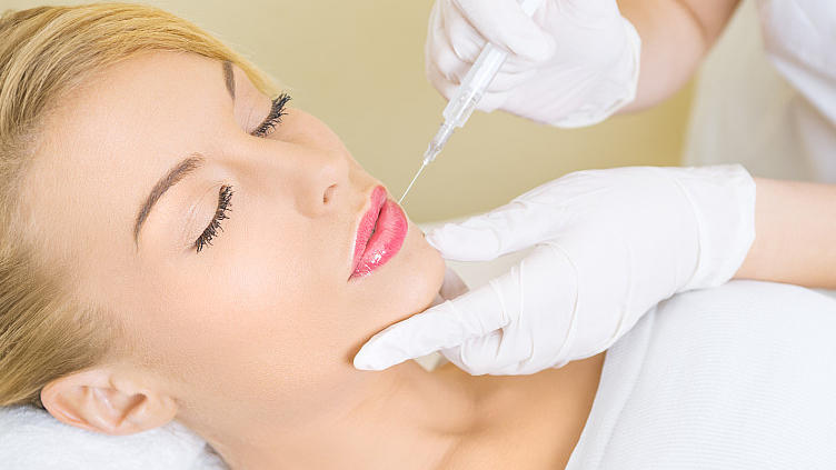 Vampirlifting gegen Falten? Mit Eigenblut kleine Schönheitsfehler behandeln