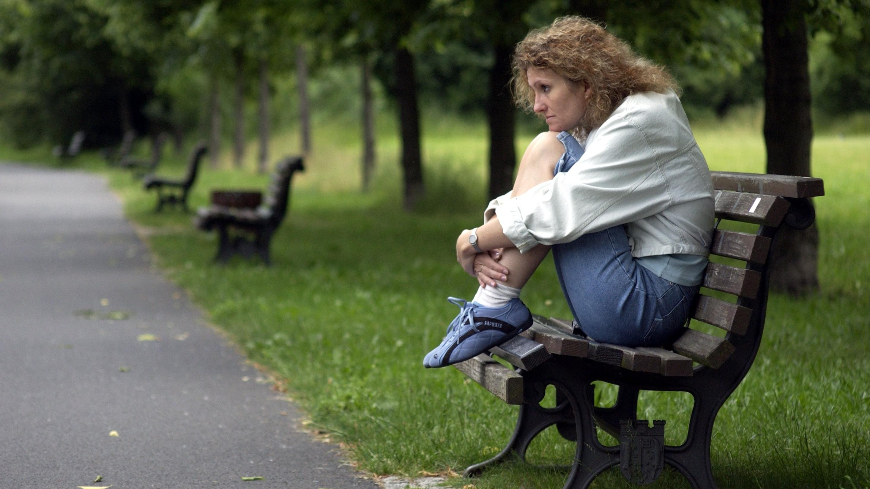 Wenn Mütter ihr eigenes Kind nicht loslassen können, sind sie im Empty-Nest-Syndrom gefangen