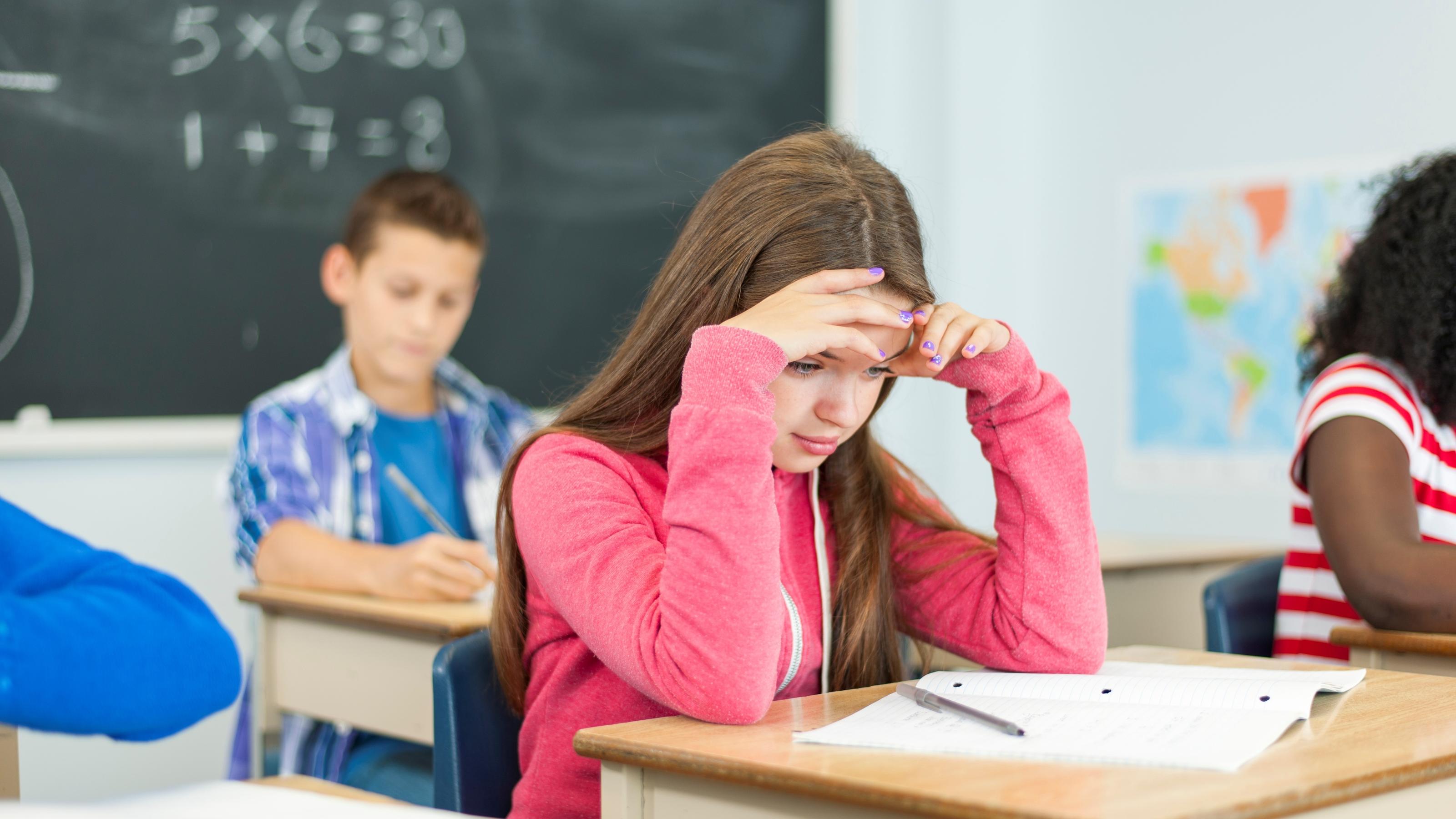 Warum so viele Kinder schon unter Kopfschmerzen leiden Studie: Dreiviertel der Schüler leiden regelmäßig