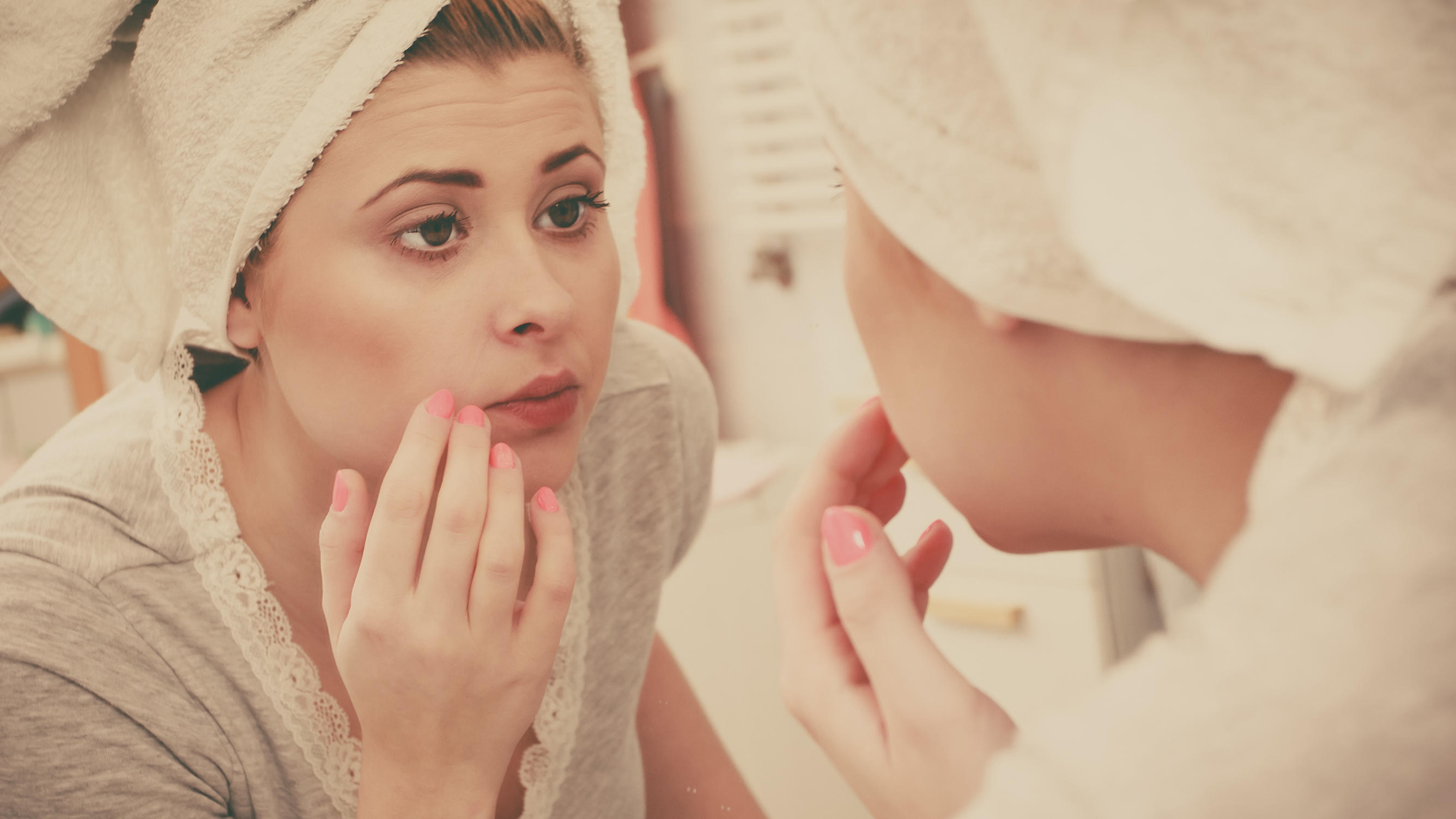Große Poren trotz sorgfältiger Pflege Verhelfen Serum, Tonerde & Kur zu einem feineren Hautbild?