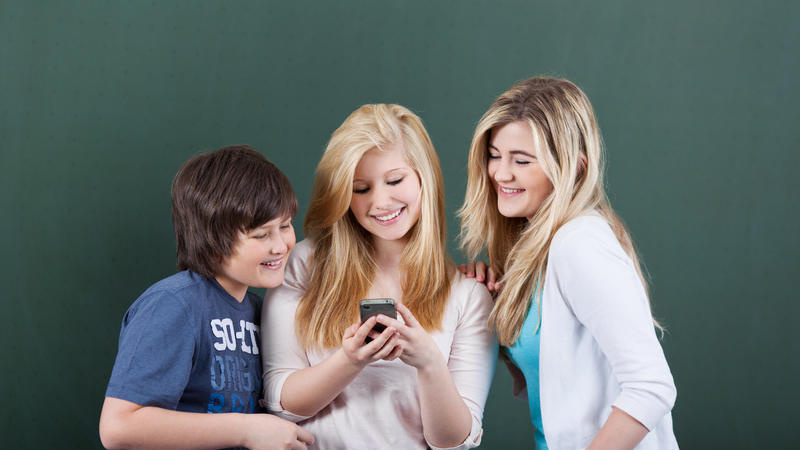 Kinder lernen besser ohne Handy Aktuelle Studie besagt