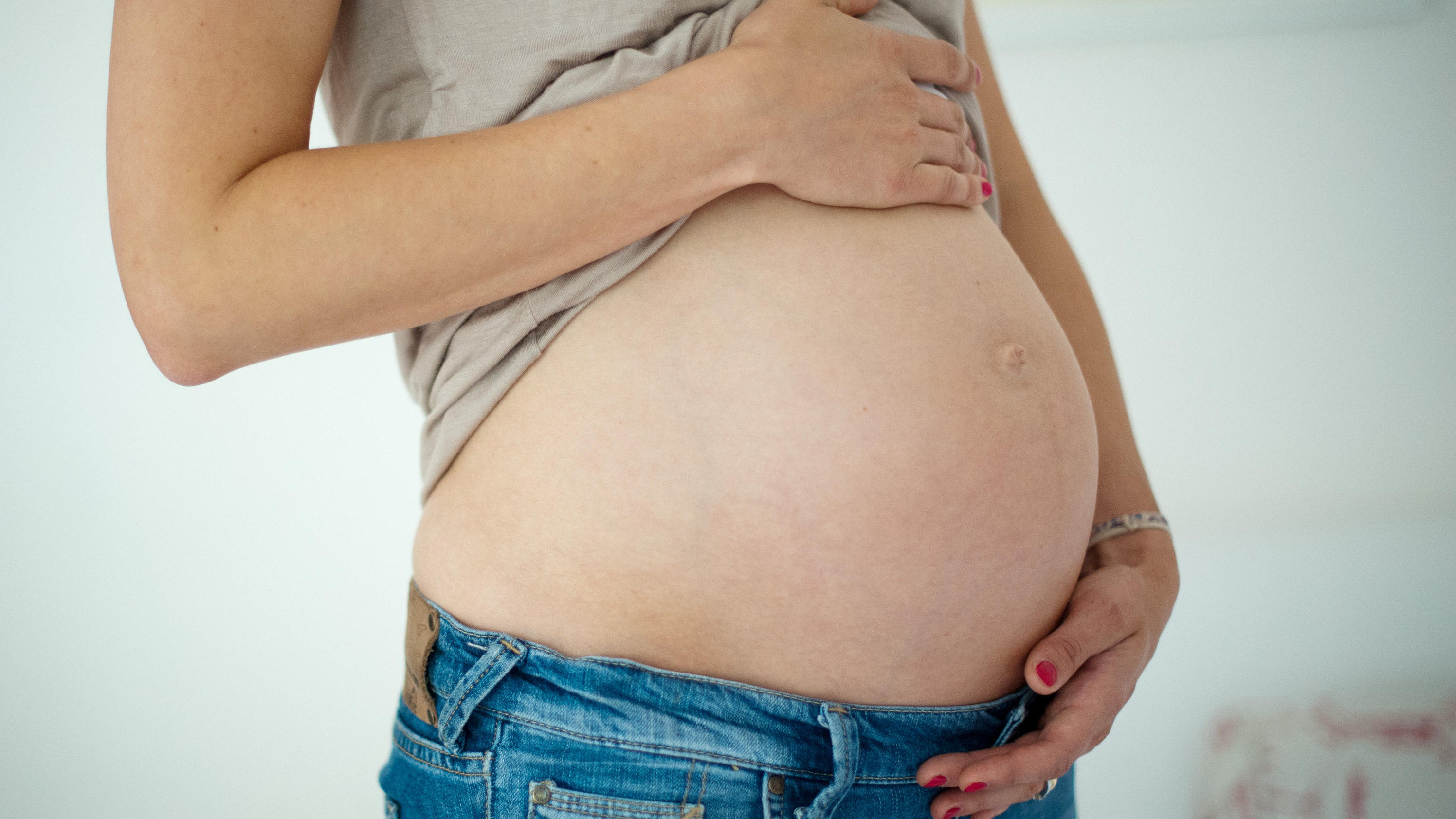 Ausfluss in der Schwangerschaft Muss ich mir Sorgen machen?