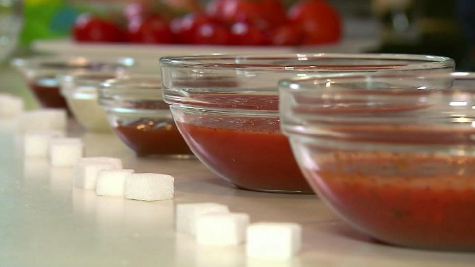 So viel Zucker steckt wirklich in Fertigsoßen Bis zu 18 Gramm Zucker in nur 40 Gramm Soße