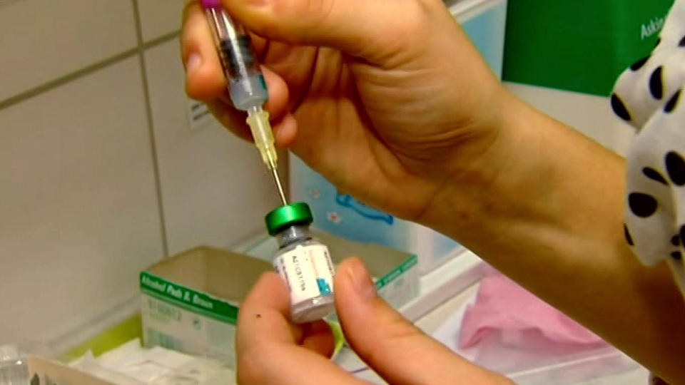 Mumps Masern Röteln Impfung Ansteckend Masern-Mumps-Röteln-Impfung: Schutz vor Spätfolgen