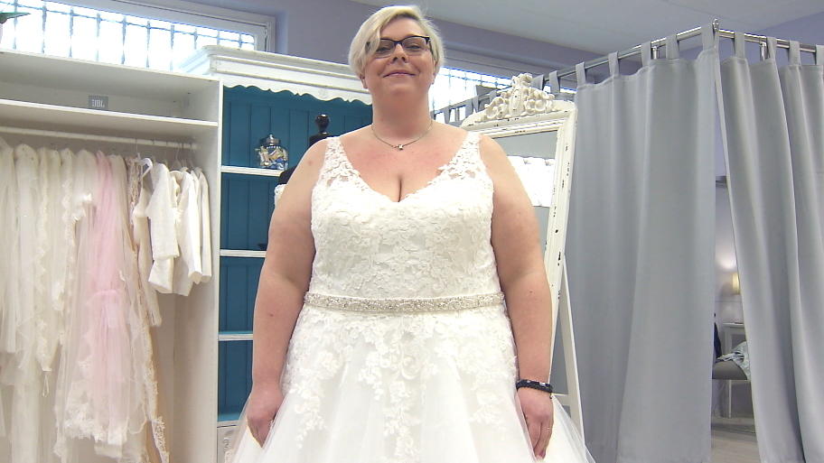 So finden Sie das passende Kleid Brautmode für größere Größen