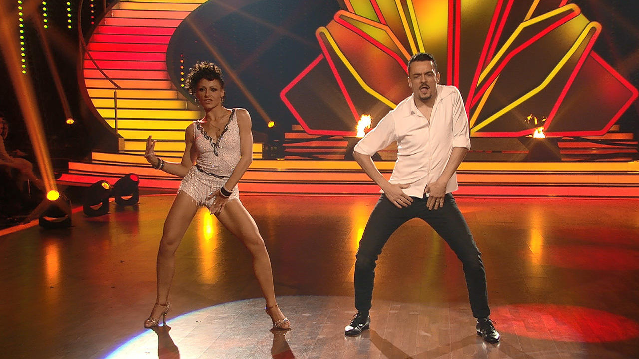 Giovanni Zarrella und Marta Arndt tanzen eine heiße Salsa Let's Dance 2017: 7. Liveshow
