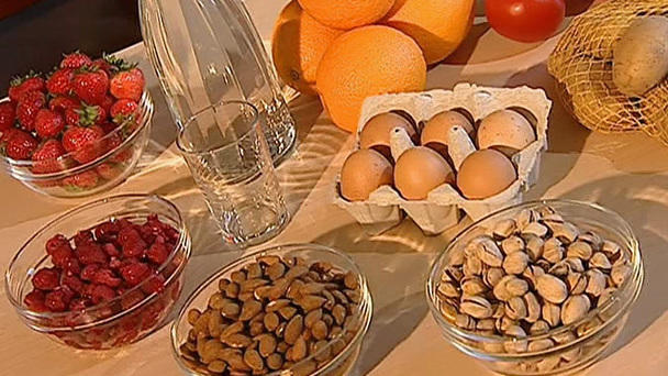 Die fünf gesündesten Lebensmittel Gesund: Rote Beeren, Nüsse und Co