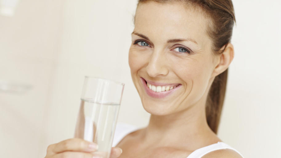 So trinken Sie sich schön!  Beauty-Drinks oder einfach nur viel Wasser?