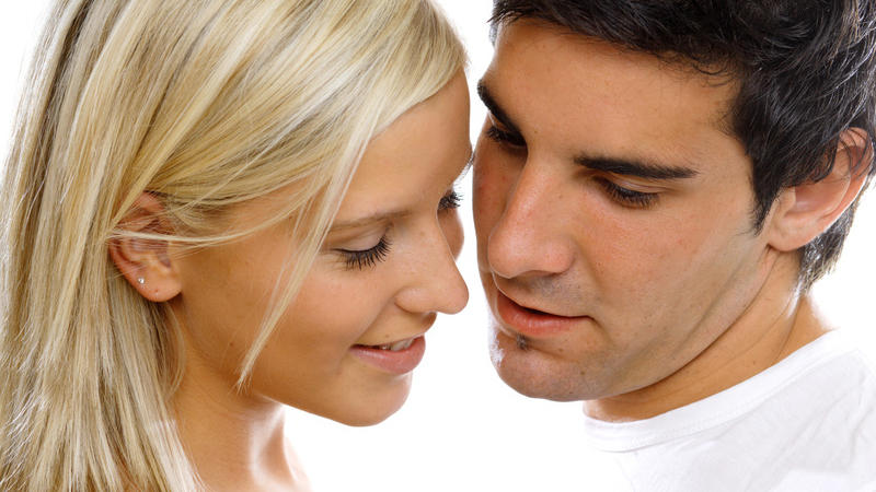 Wie groß sollte der optimale Kuss-Partner sein? Knutsch-Experiment