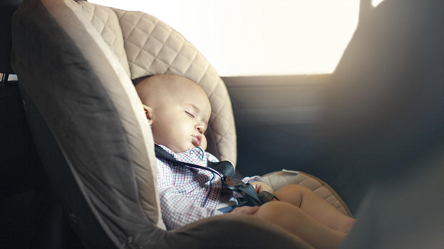 ADAC und Stiftung Warentest: Teuer ist nicht immer gut Kindersitze im Test