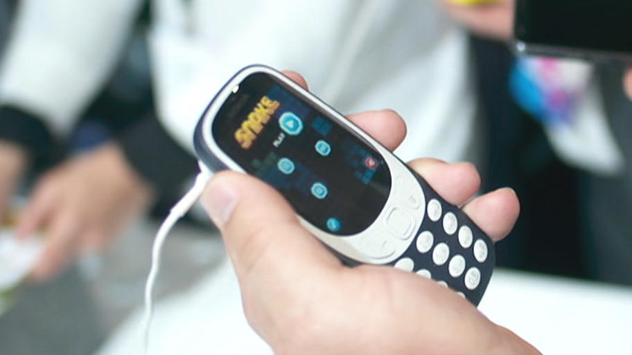 Nokia ist mit aufpolierter Handylegende 3310 zurück Kann fast nix, kostet fast nix