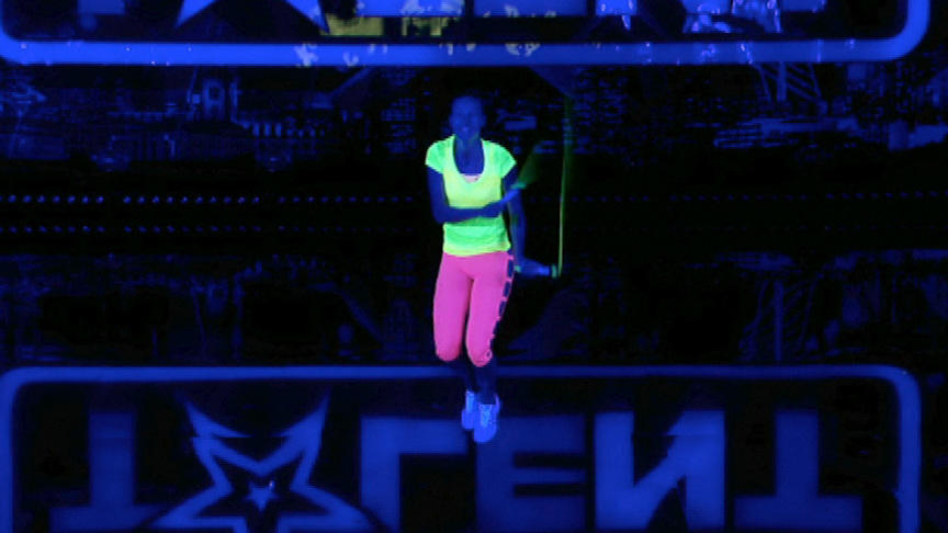 Seilspringerin Adrienn bekommt viermal "Ja" Das Supertalent 2014: Show 1