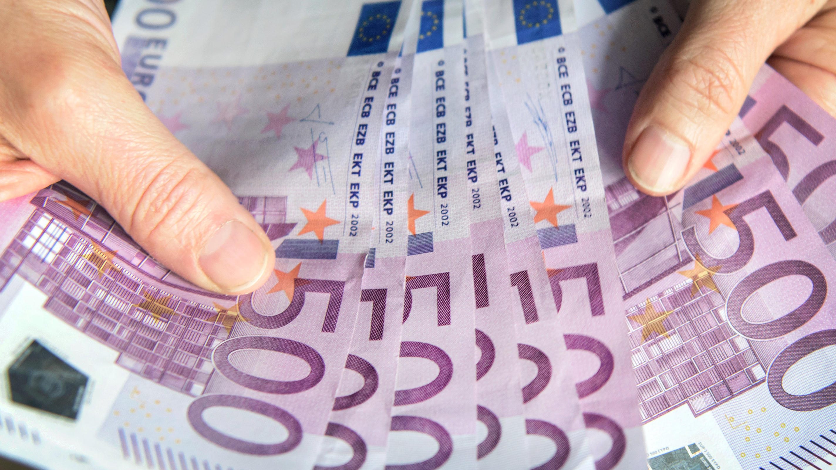 Bedingungsloses Grundeinkommen als Lösung? Keine Existenzängste mehr