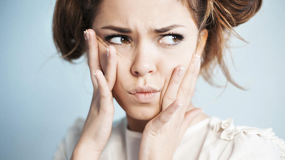 Diese SOS-Schminktricks sollten Sie kennen Zu viel Rouge, Mascara-Reste & Co.