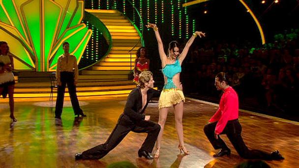 Die Promis tanzen ein "Dance off" Let's Dance 2013: Das Halbfinale