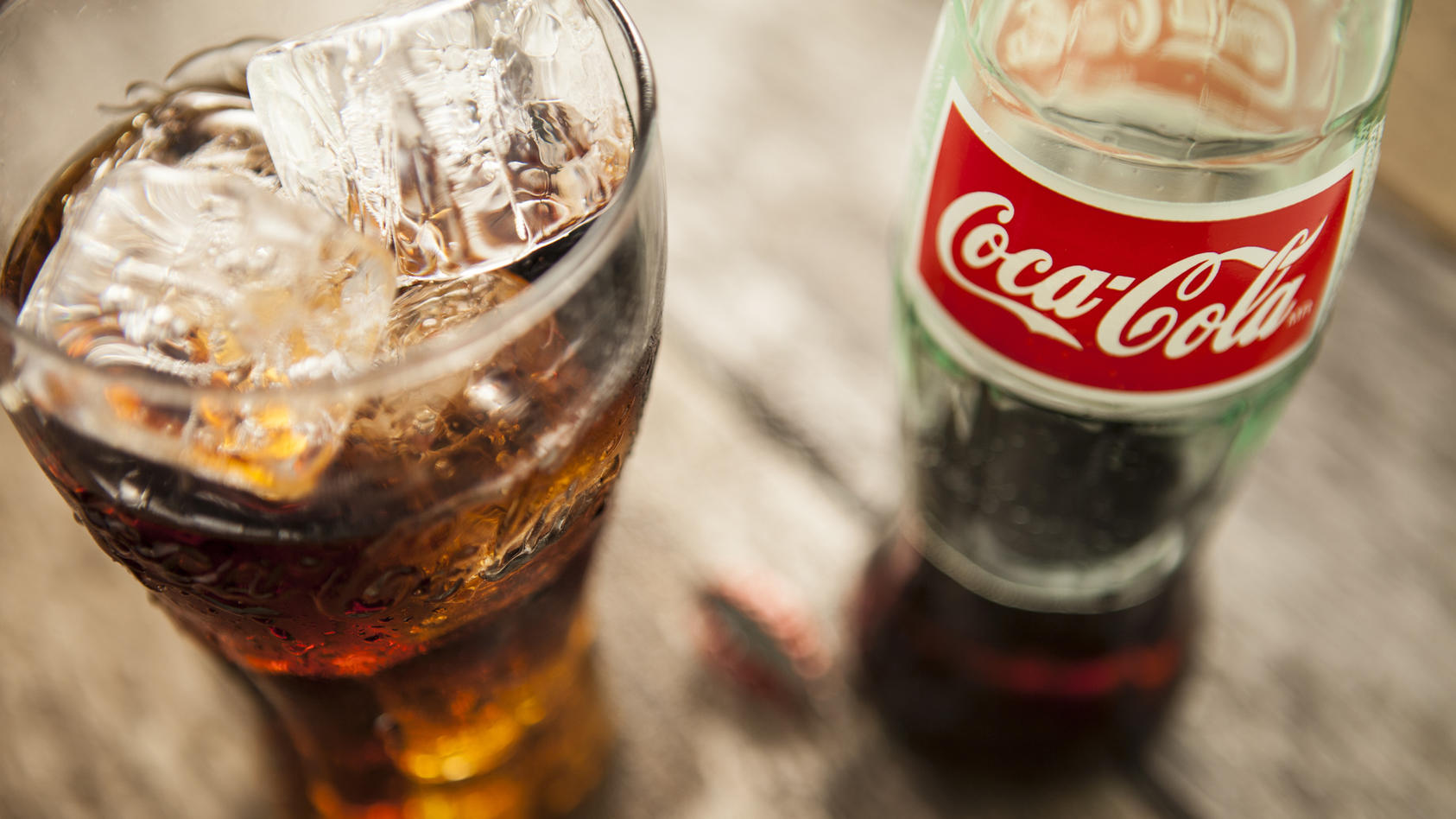 Neues Getränk: Coca-Cola mit Cannabis? Macht Coca-Cola bald einen Drogen-Drink?