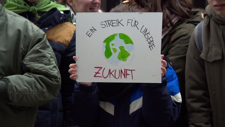 Vorbild Greta: Schüler streiken fürs Klima Schwedische Schülerin führt Proteste an