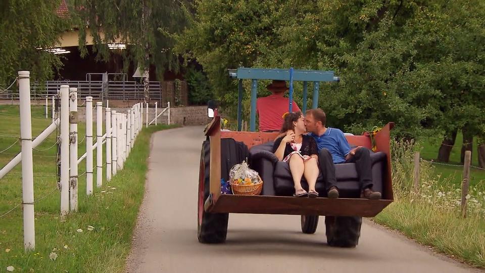 Ackerbauer Benny will seine Nadine heiraten Bei "Bauer sucht Frau" kennengelernt