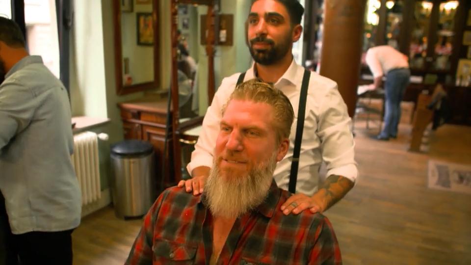 Pflege von Revierdocs Markenzeichen Besuch im Barbershop