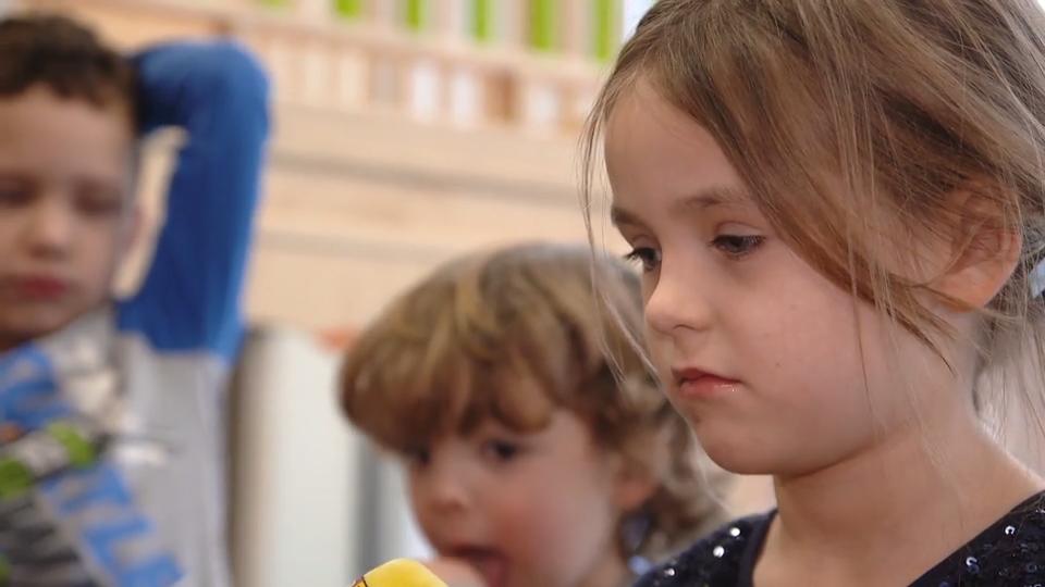 So reagieren Kinder auf Ungerechtigkeit Experiment zum Equal Pay Day