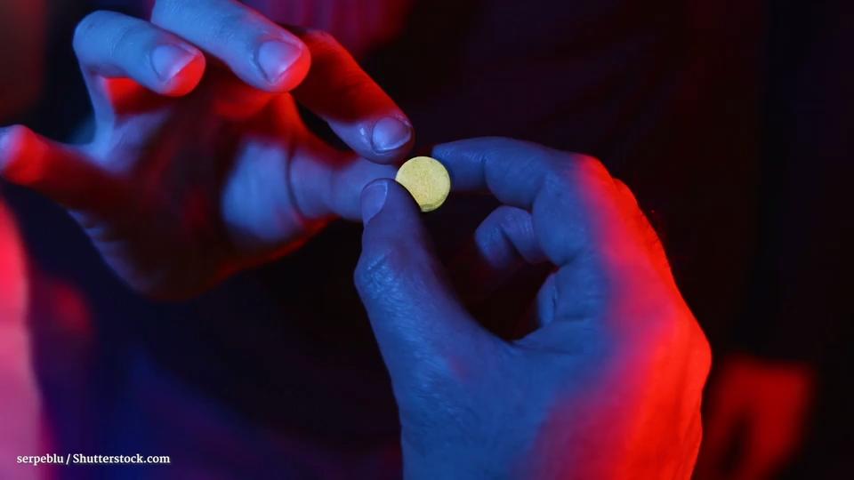 Was ist Ecstasy? Gesundheitslexikon