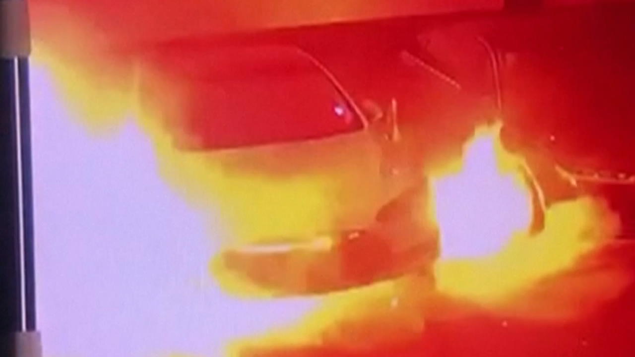 Tesla fängt Feuer in Tiefgarage Kein Einzelfall