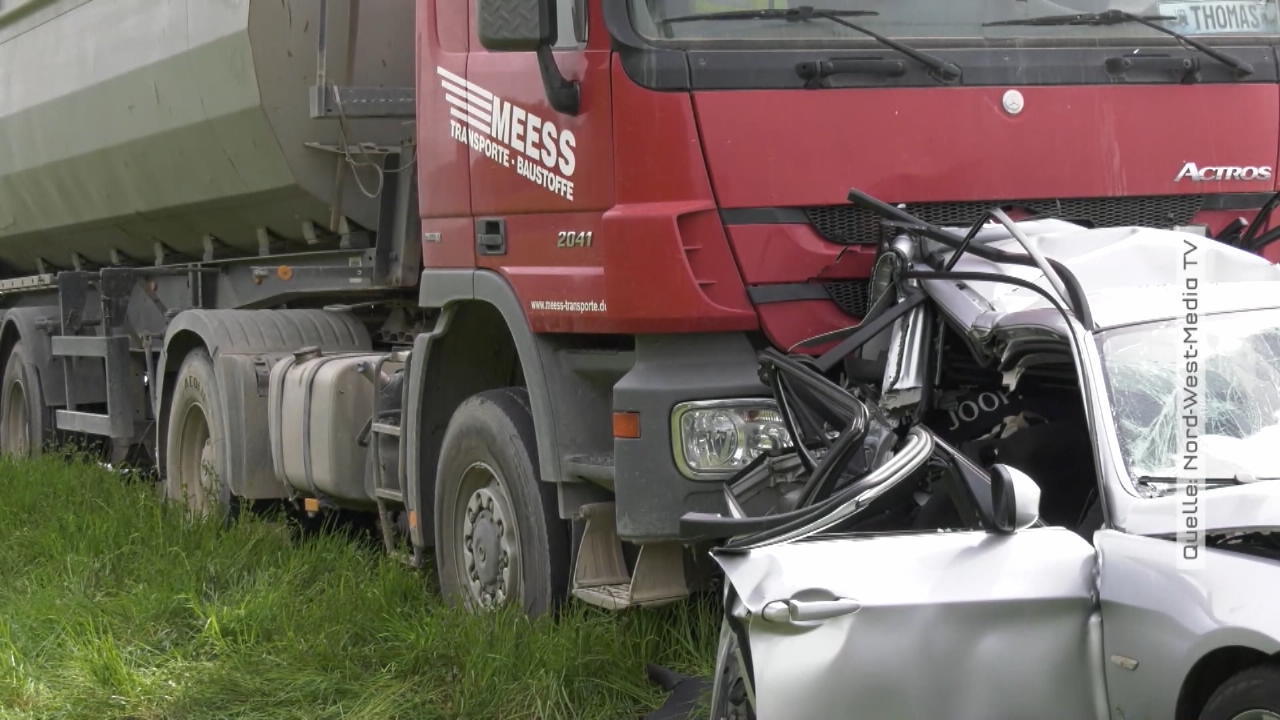 Lkw rast ungebremst in Strauende Tödlicher Unfall auf der A61
