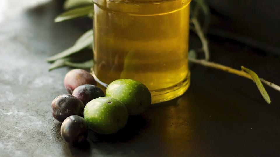 Richt gut für die Haut! 3 Beauty-Hacks mit Olivenöl