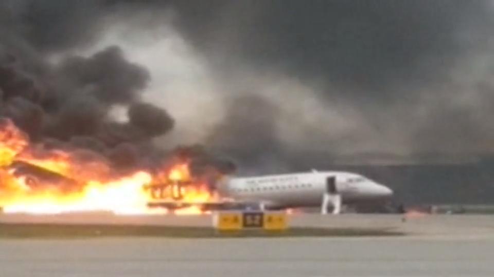 Passagiere blockierten Notausgänge Flugzeugbrand in Moskau