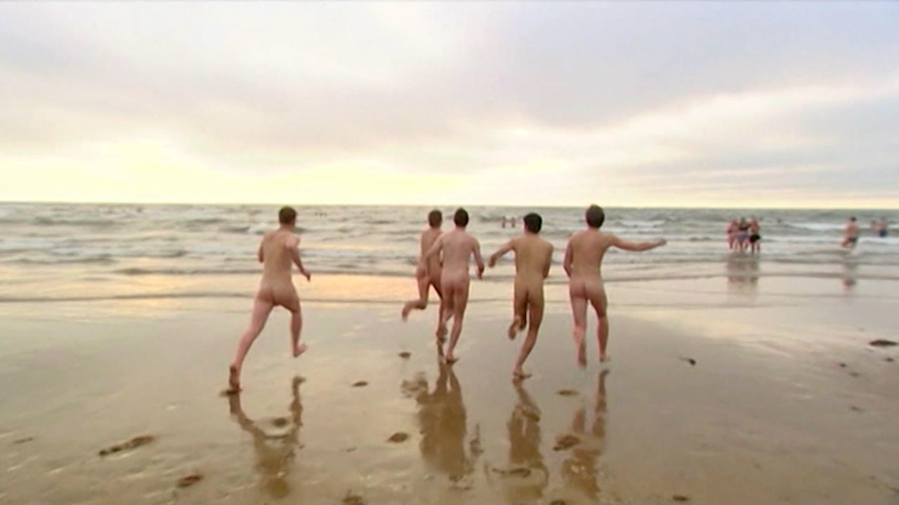 FKK: Strand-Besitzer erklärt die wichtigsten Regeln Nackt baden