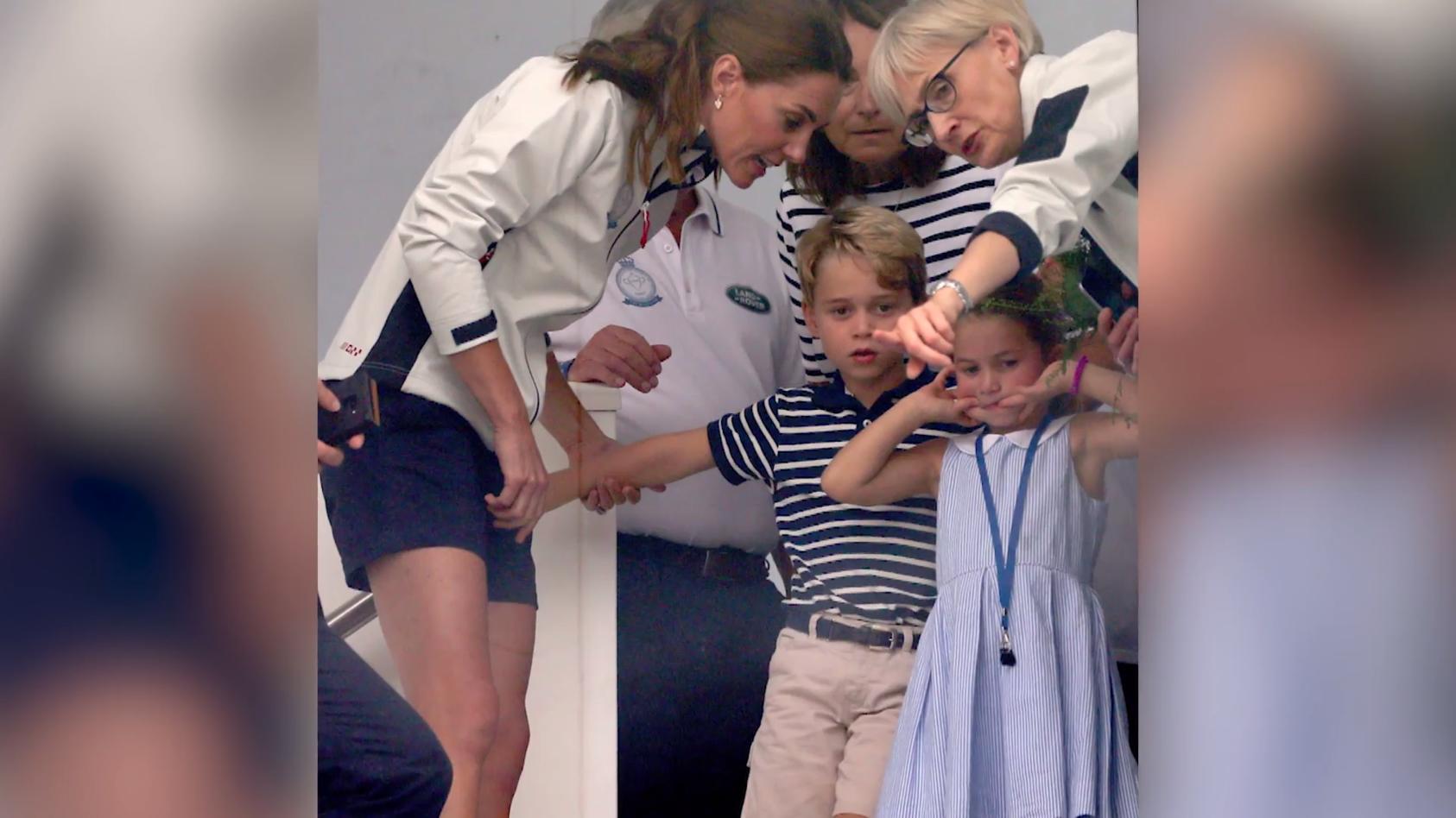 Prinz George und Prinzessin Charlotte auf See Mini-Royals gehen an Bord