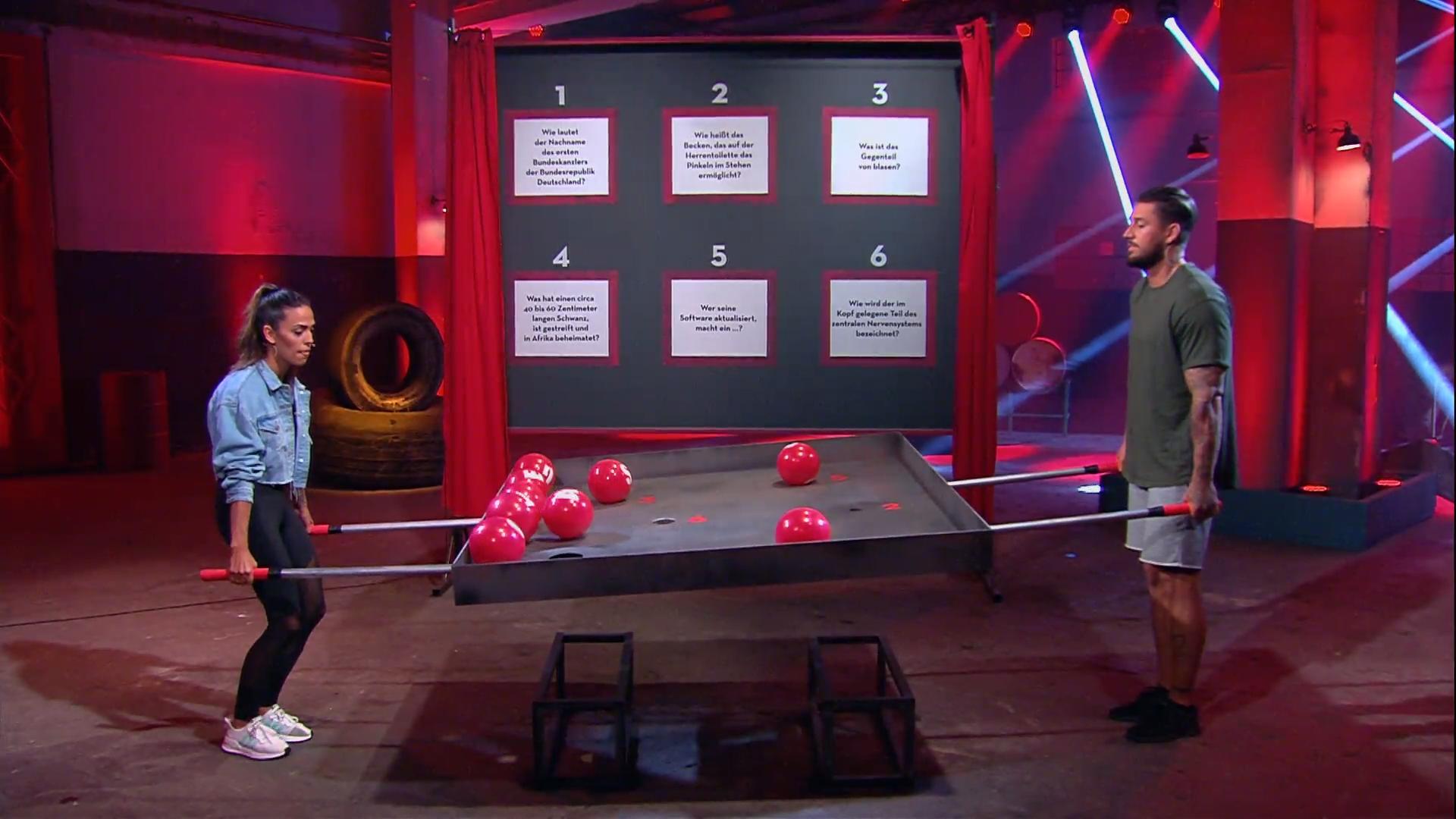 Elena und Mike rocken die (meisten) Quizfragen Sternstunde bei "Einfach einlochen"