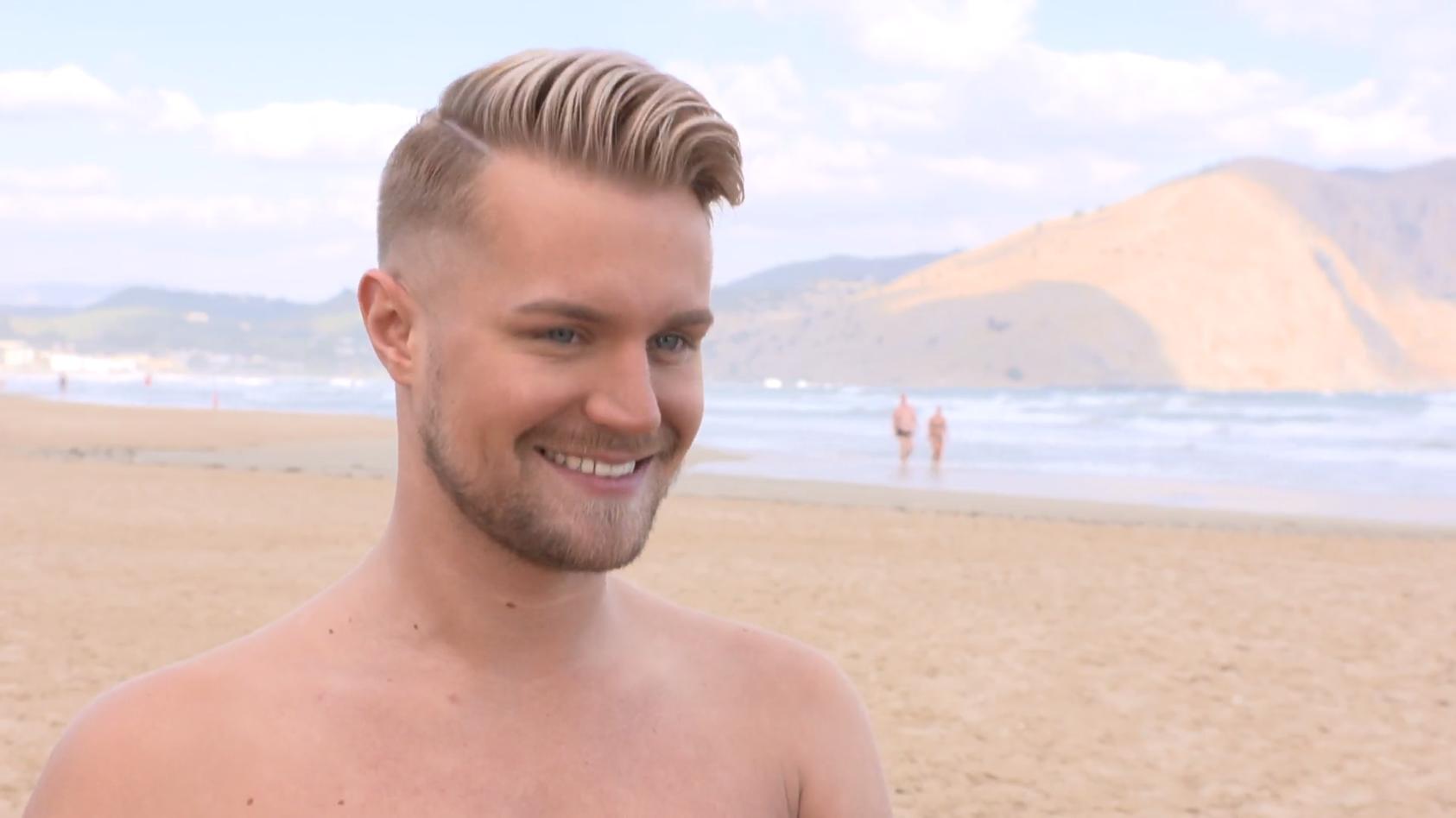 Prince Charming 2019 Kandidat Aaron hat echte EntertainerQualitäten