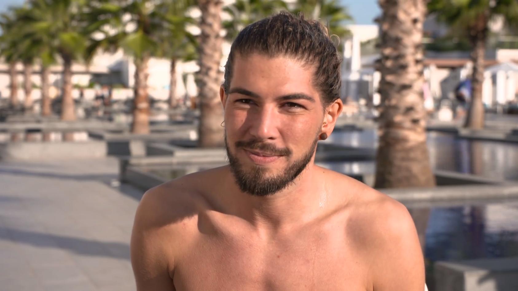 Prince Charming 2019 Kandidat Dominik, der schlagfertige Barkeeper