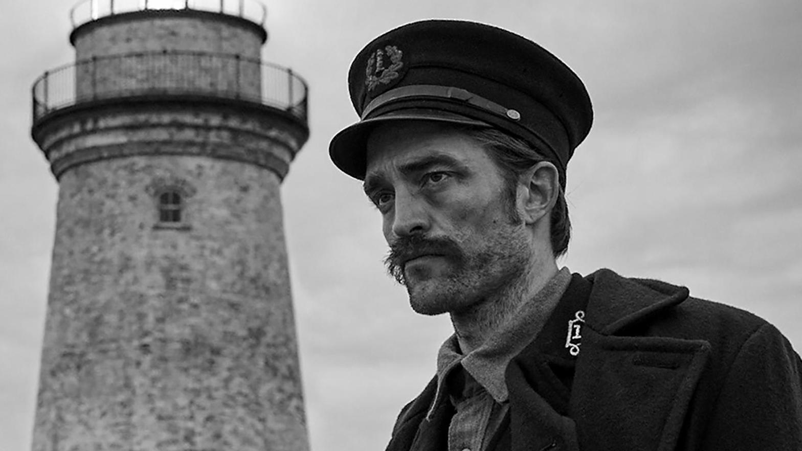 Robert Pattinson geht steil in „Der Leuchtturm“ Jetzt im Kino