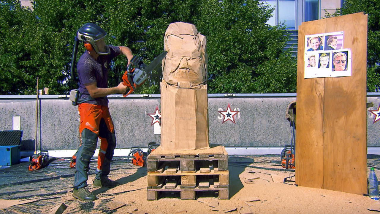 Florian will Dieter Bohlen aus Holz schnitzen Kettensägen-Künstler