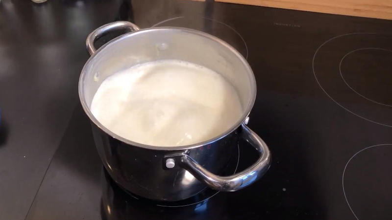 Profi verrät Trick: So kocht Milch nie wieder über!