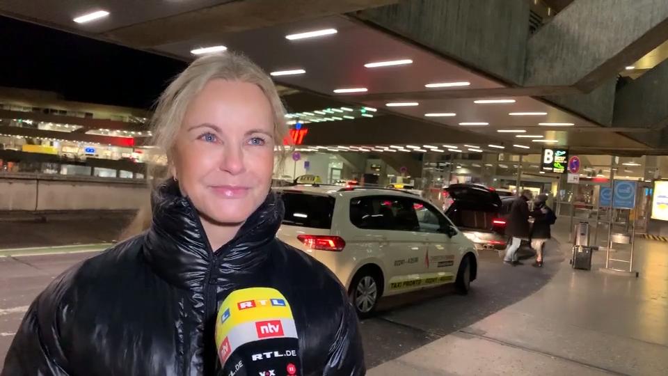 Katja Burkard reist für Punkt 12 nach Berlin Evakuierung bei RTL in Köln