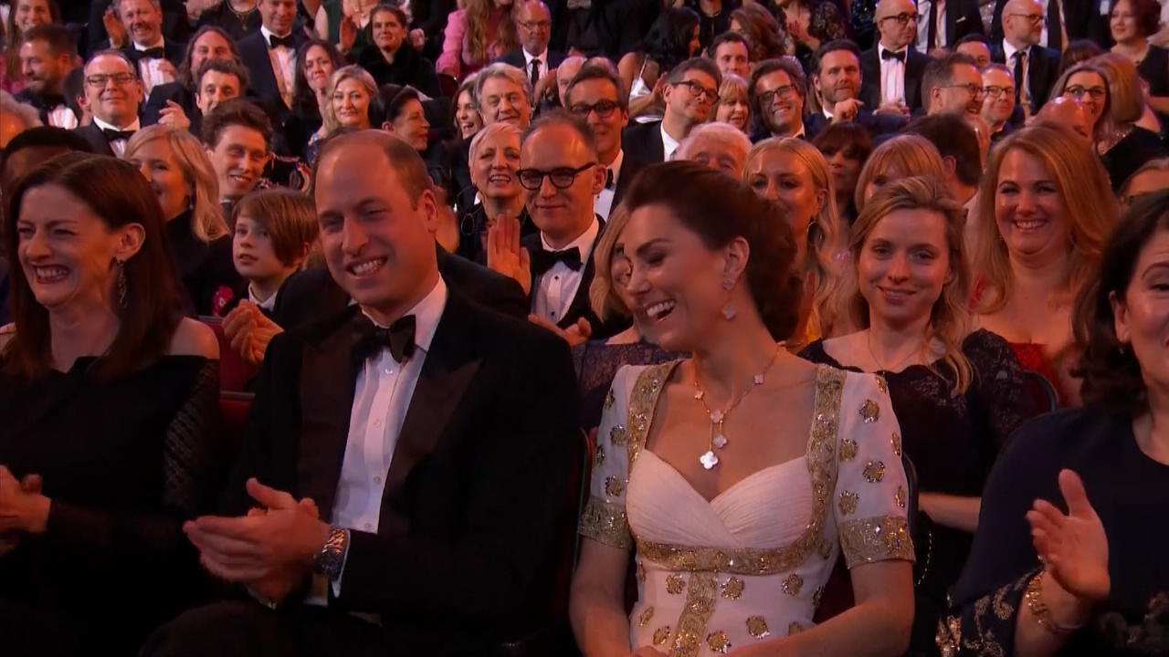 William und Kate lachen über Megxit-Witz Brad Pitt schießt gegen die Royals