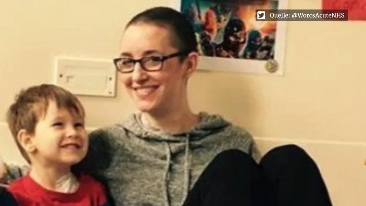 Mother and son are fighting cancer at the same time 