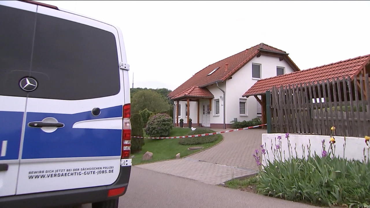 Polizei fand Waffen und Sprengstoff auf dem Privatgelände Elitesoldat aus Sachsen verhaftet