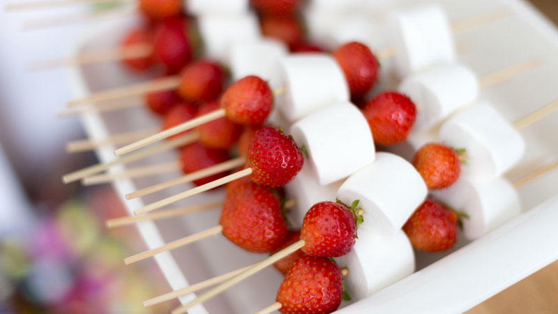 So gut sind Erdbeer-Spieße vom Grill Herzhaft oder süß?