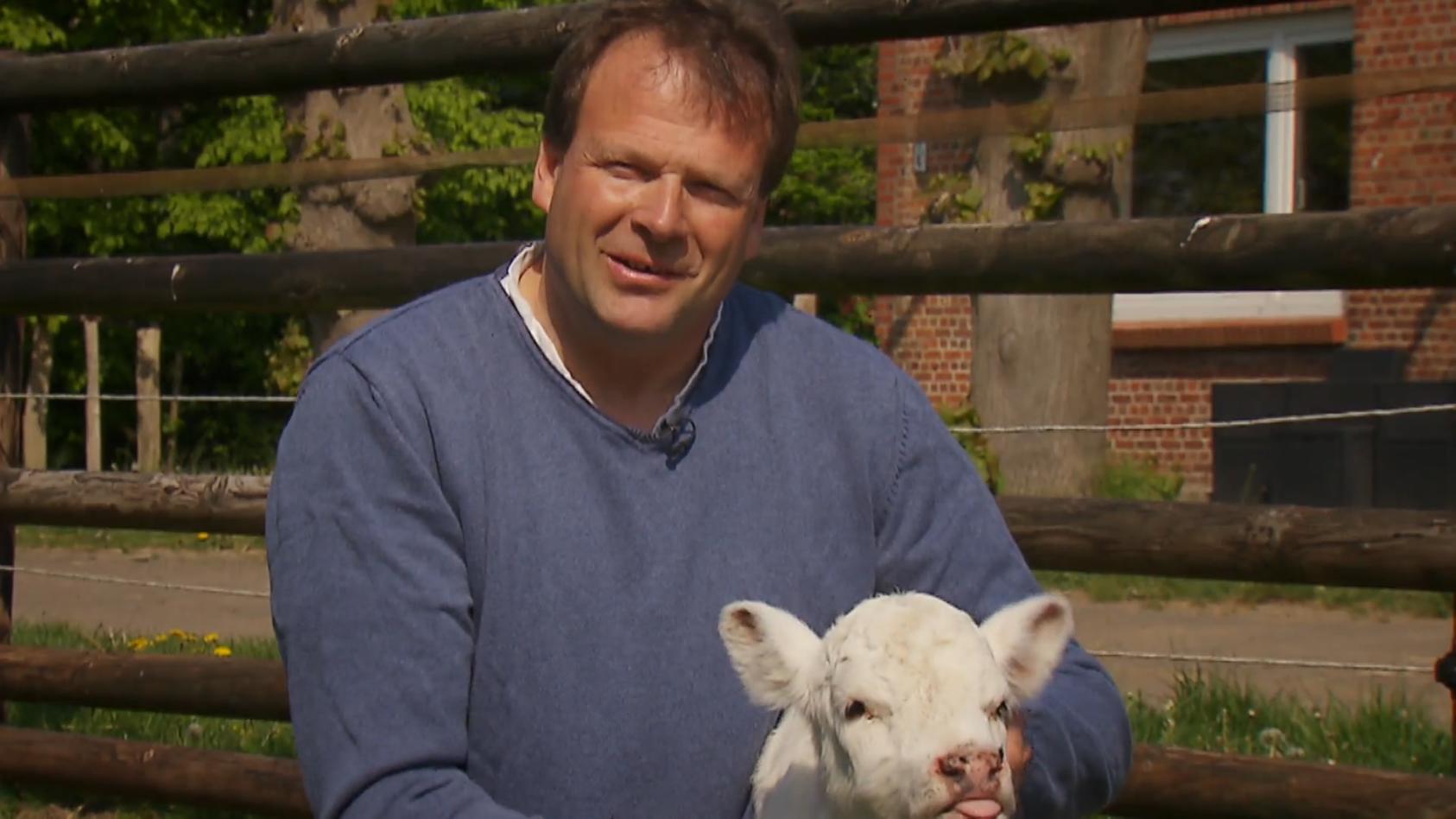 „Bauer sucht Frau“-Kandidat Andy sucht die Richtige Der 43-jährige Rinderzüchter liebt Tiere