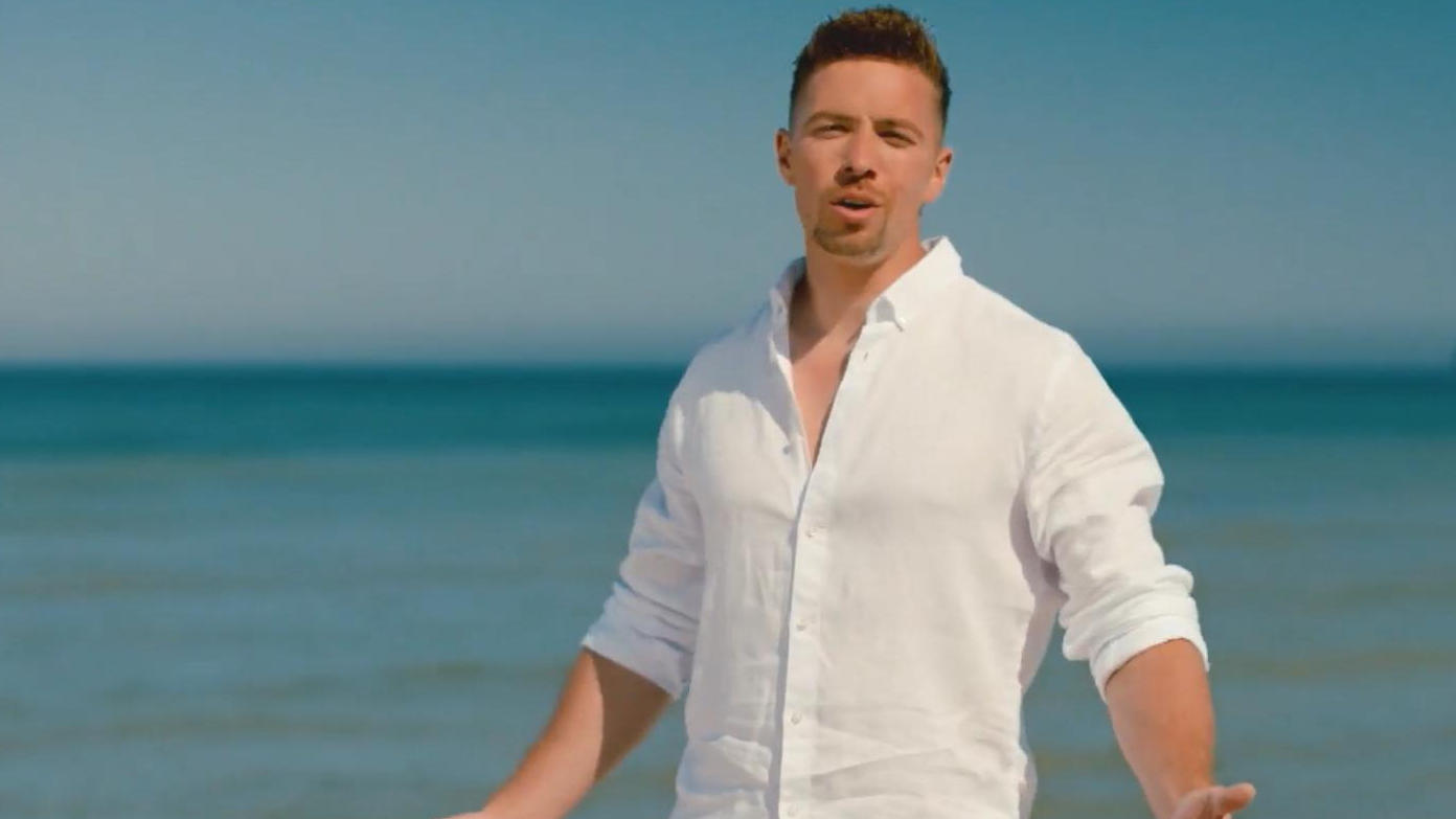 Ramon Roselly hat sein neues Video am Start "Eine Sommernacht mit dir"